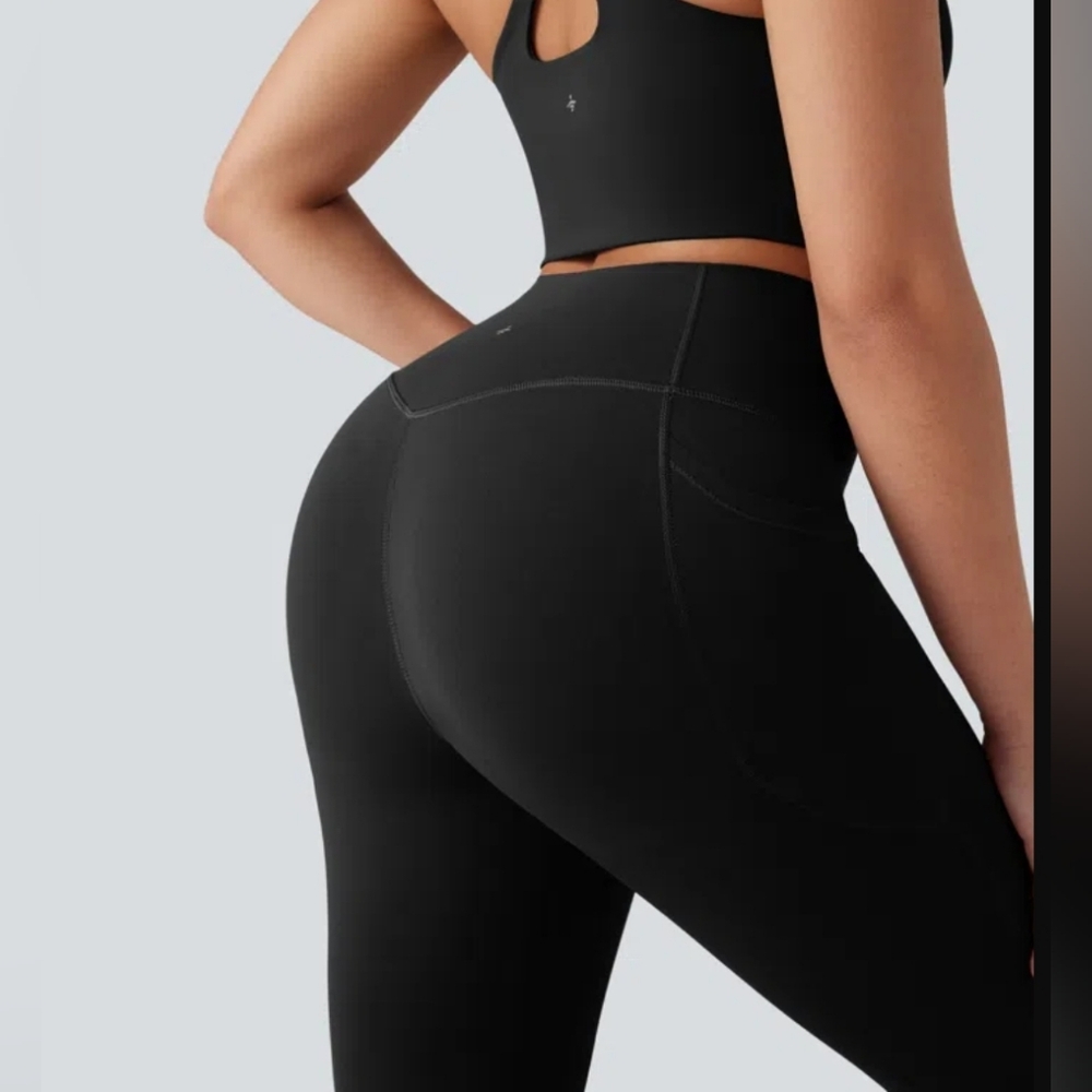 HALARA Medium High-Waist Black Leggings